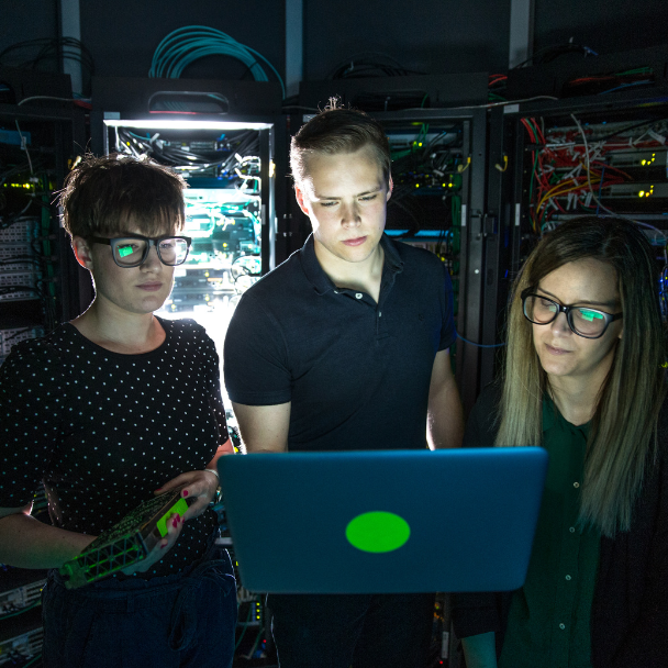 Why Choose AIS for Server Support